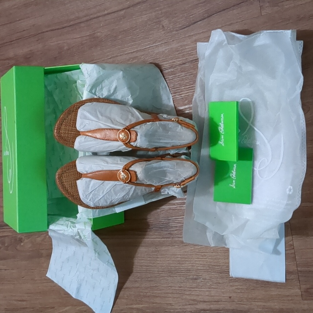 NIB, Sam Edelman Gigi signet leather sandals